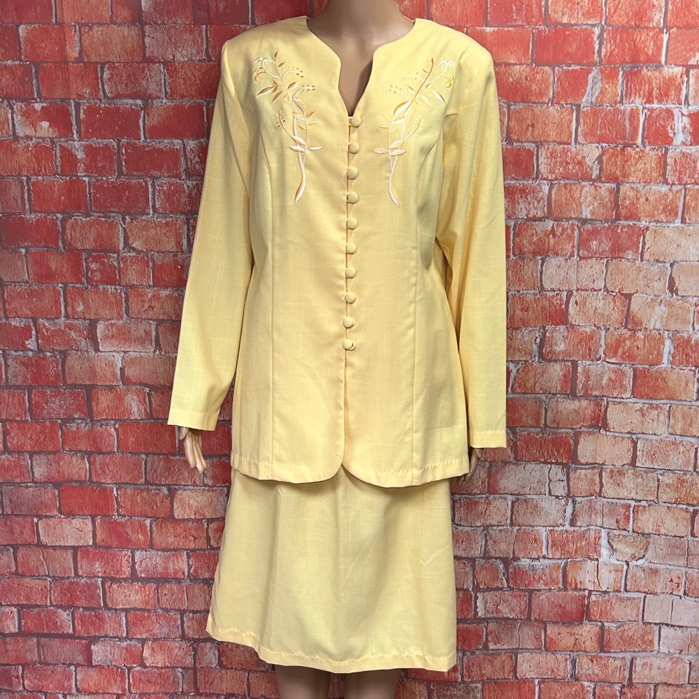 Sue Brett Vintage Plus Size‎ Embroidered Skirt Suit